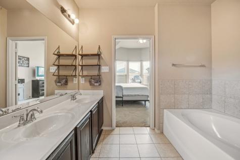 409 Crown Oaks Drive Fort Worth TX 76131