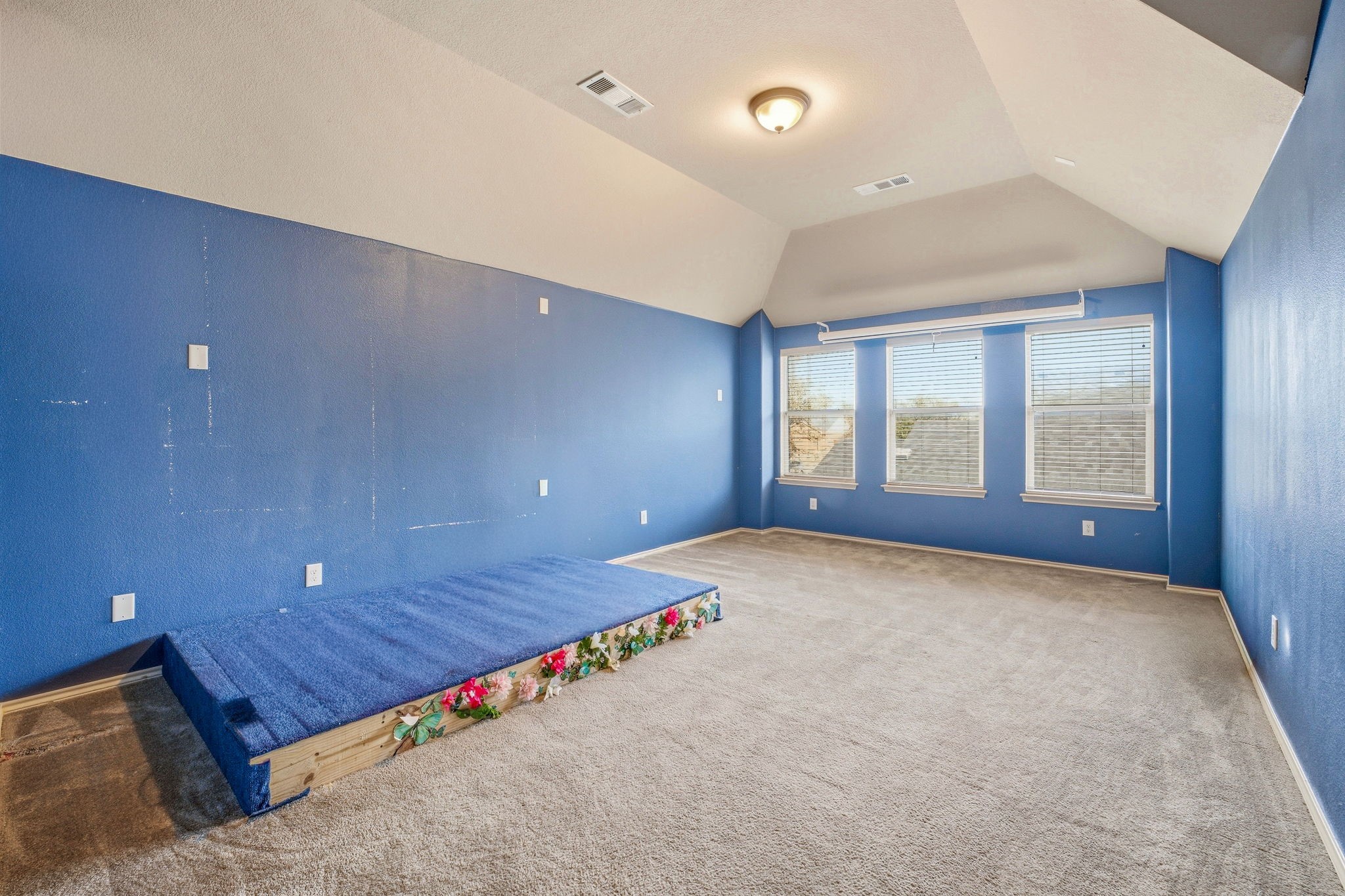 409 Crown Oaks Drive Fort Worth TX 76131