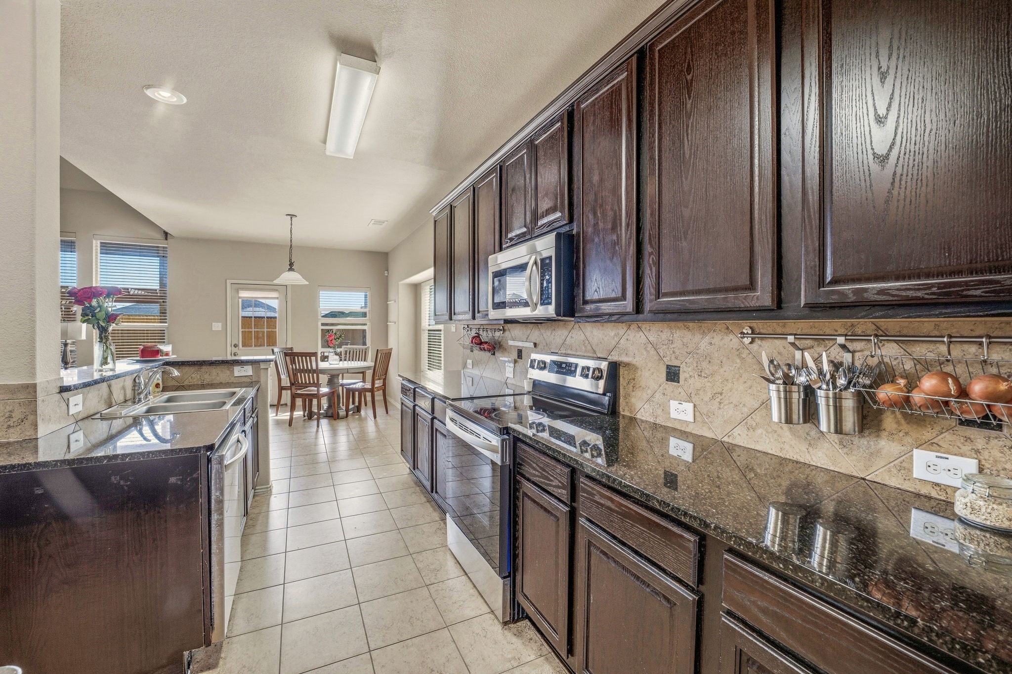 409 Crown Oaks Drive Fort Worth TX 76131