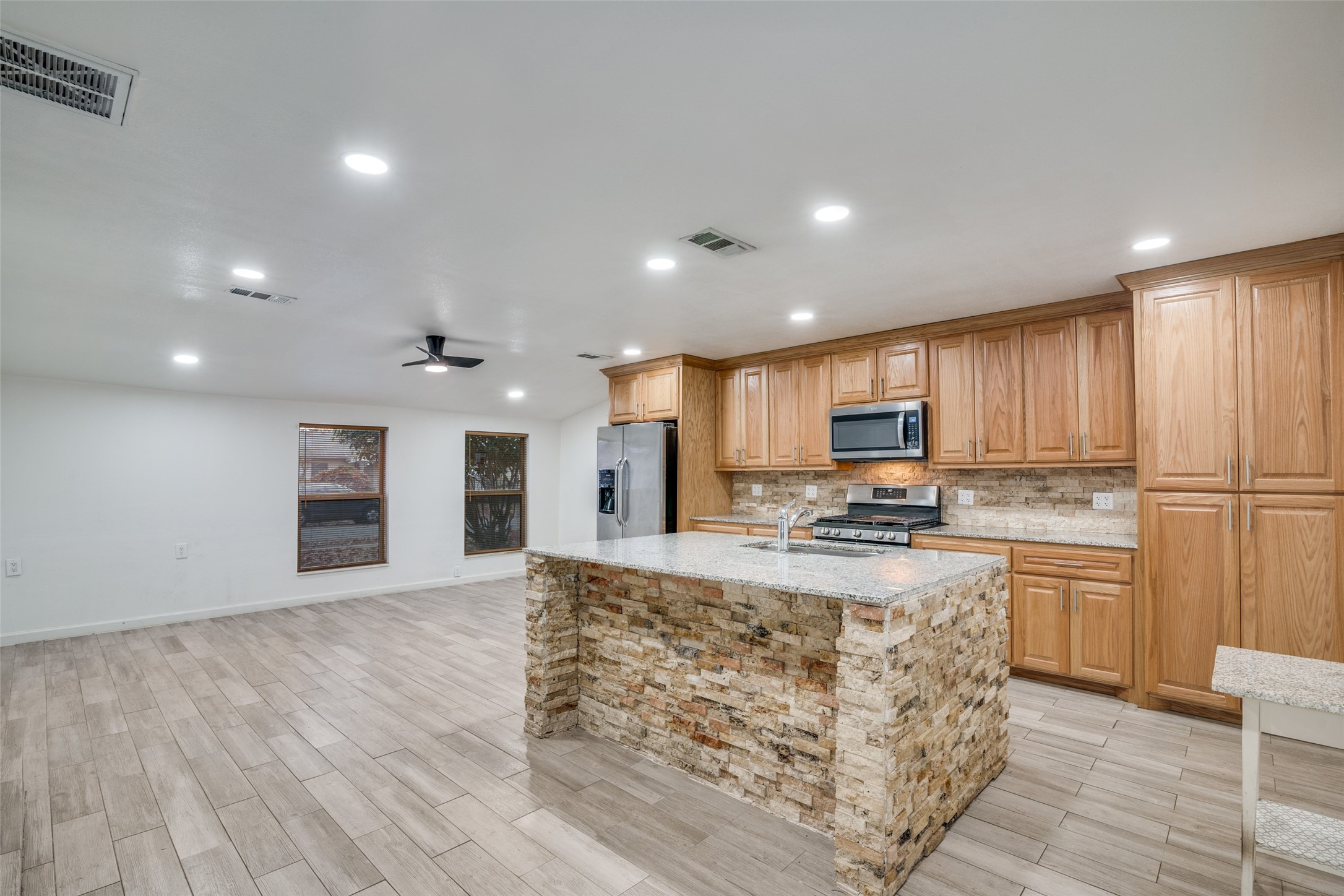 641 Freeman Drive Garland TX 75040
