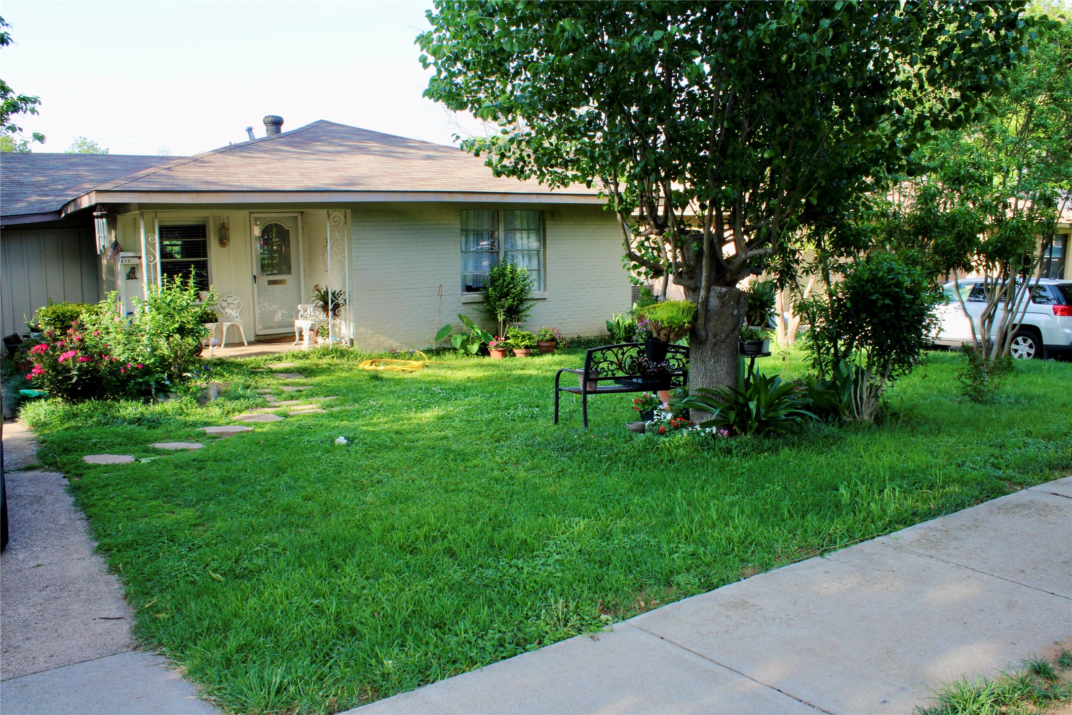 215 E 15th Street Irving TX 75060
