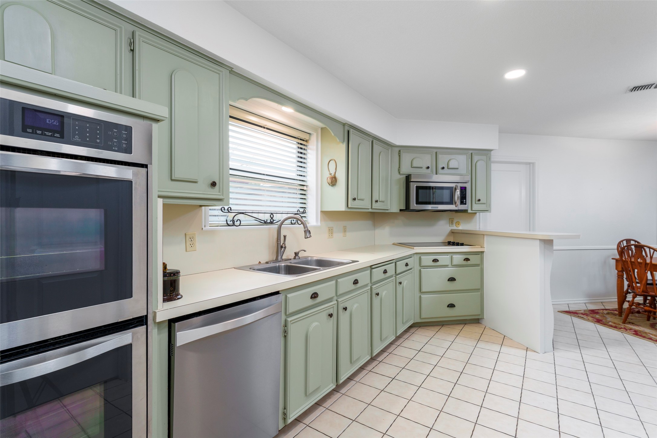 2405 Perryland Drive Arlington TX 76013