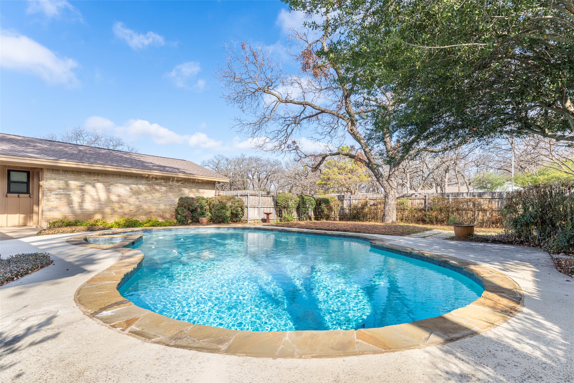 2405 Perryland Drive Arlington TX 76013