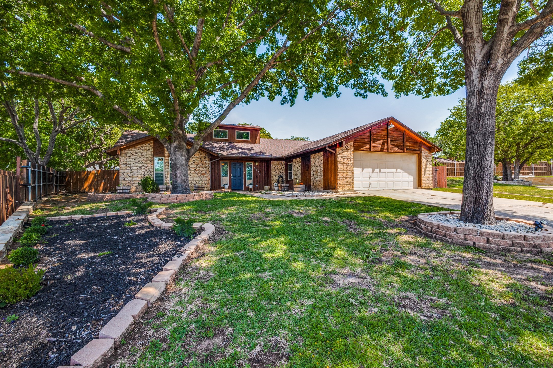 6737 Greendale Court North Richland Hills TX 76182