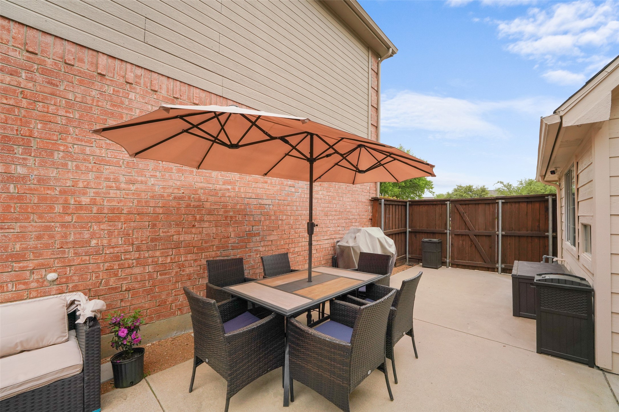 411 Red River Trail Irving TX 75063