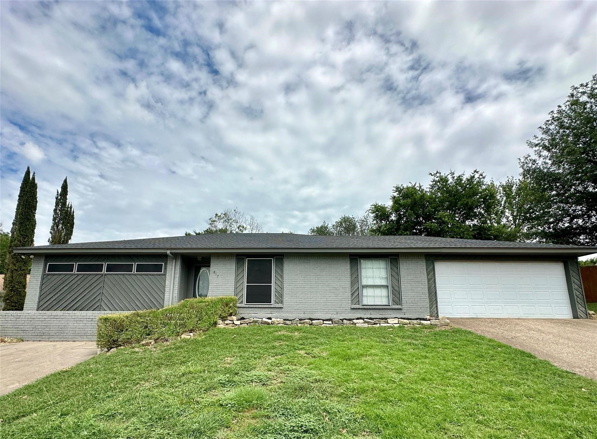 817 Cross Timbers Drive Fort Worth TX 76108