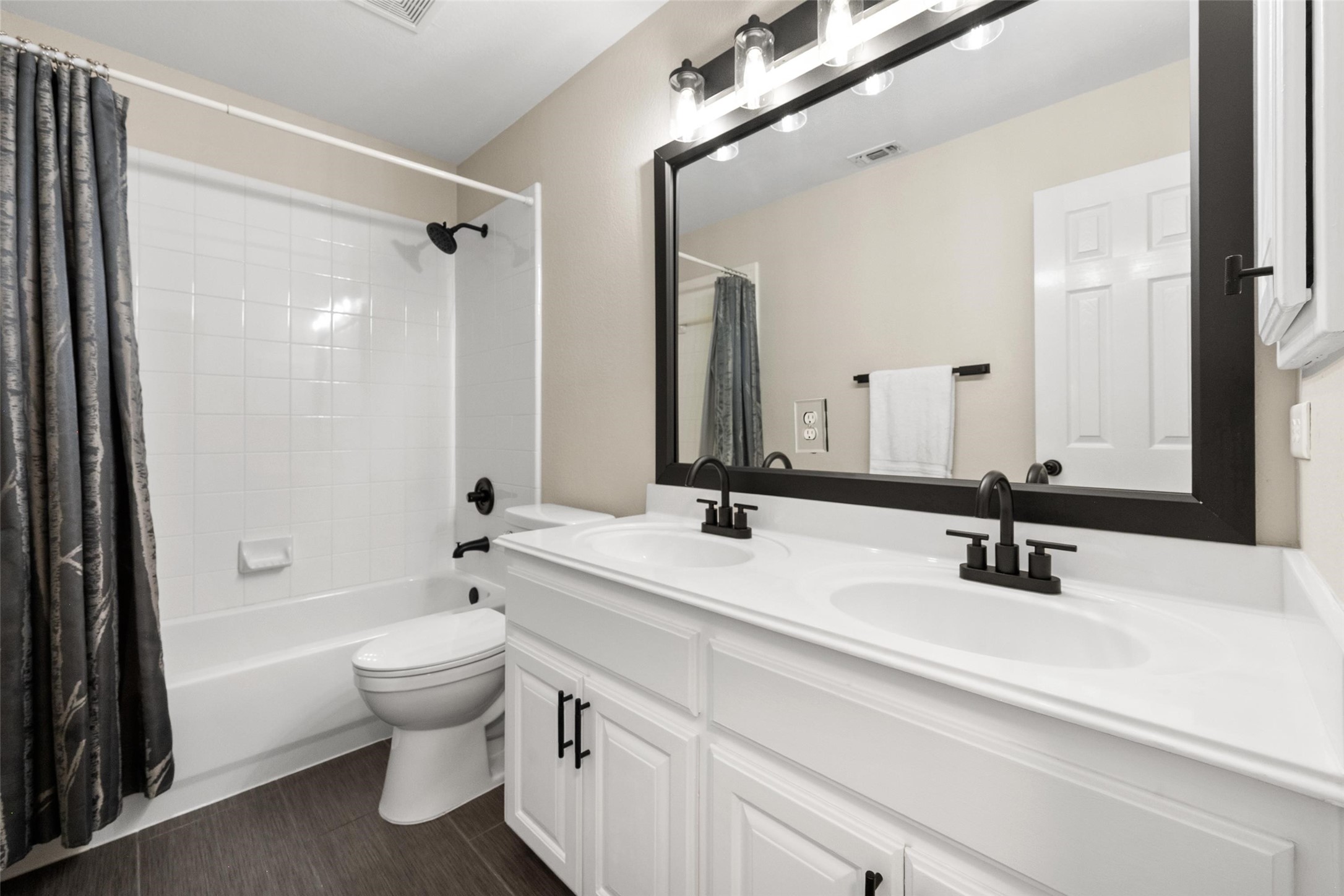 2014 Marie Weldon Lane Arlington TX 76001