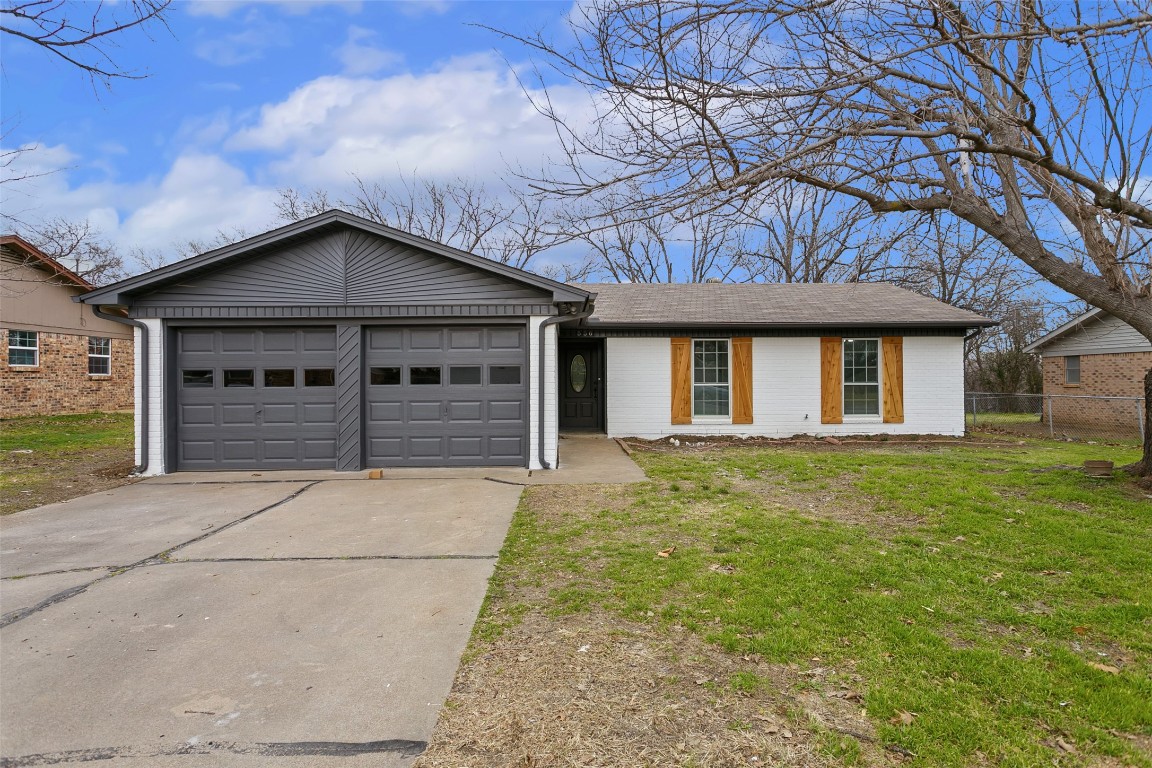 556 NW Douglas Street Burleson TX 76028