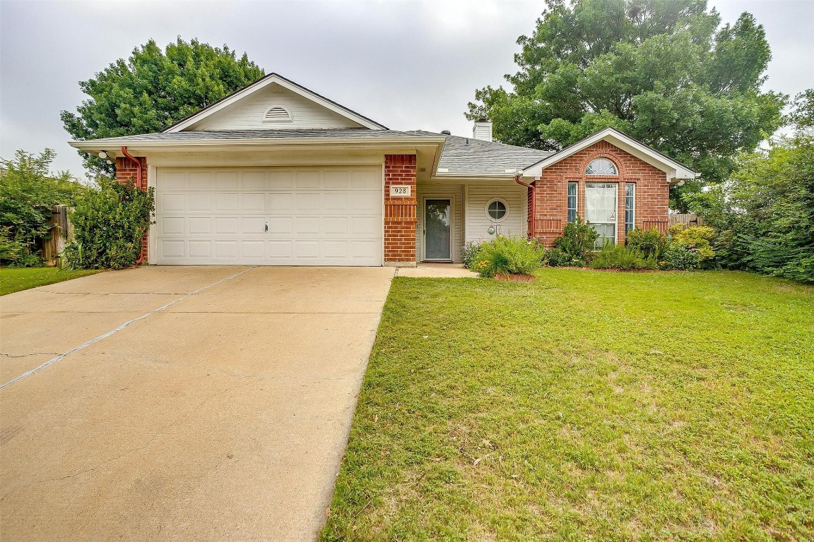 928 NW Park Meadow Lane Burleson TX 76028