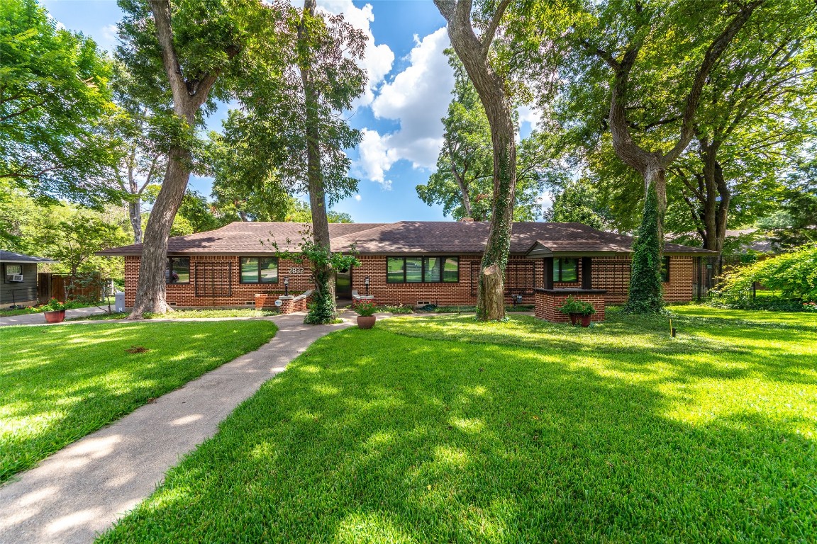 2832 S Glenbrook Drive Garland TX 75041