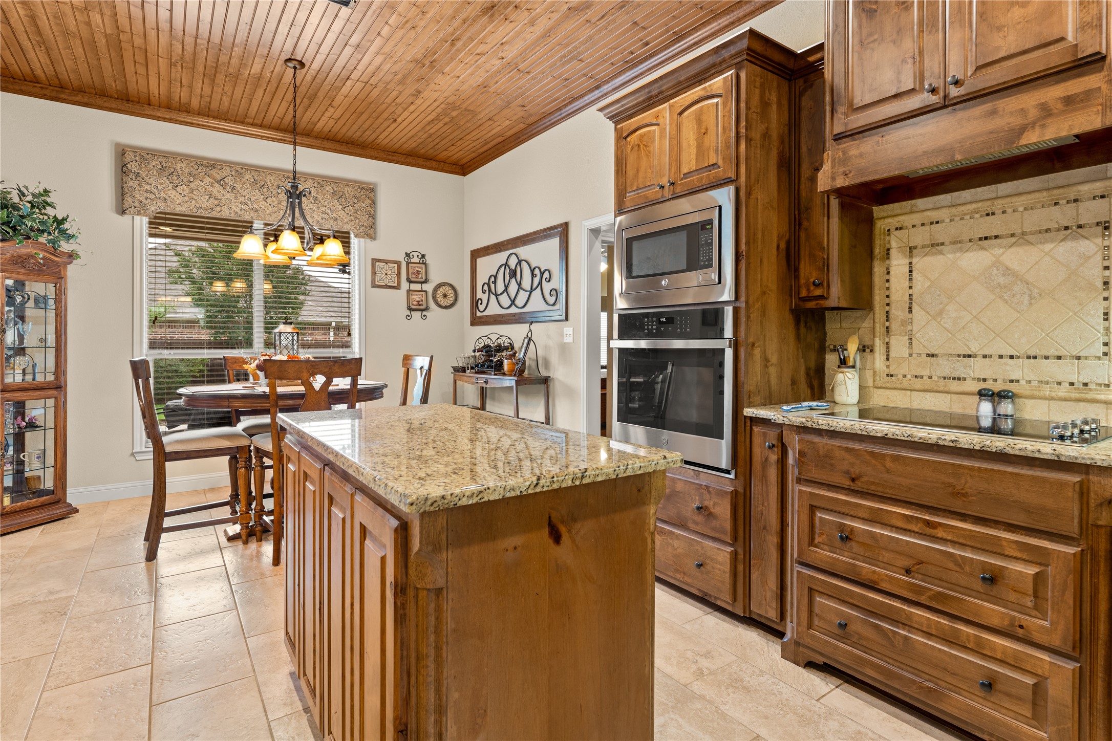 283 Briarleaf Circle Hewitt TX 76643