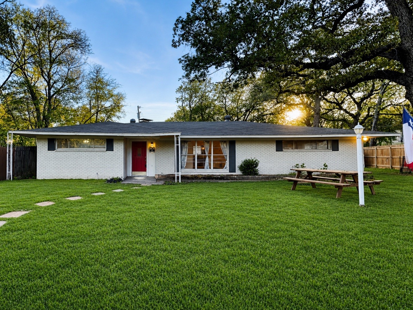 311 Lincolnshire Court Irving TX 75061