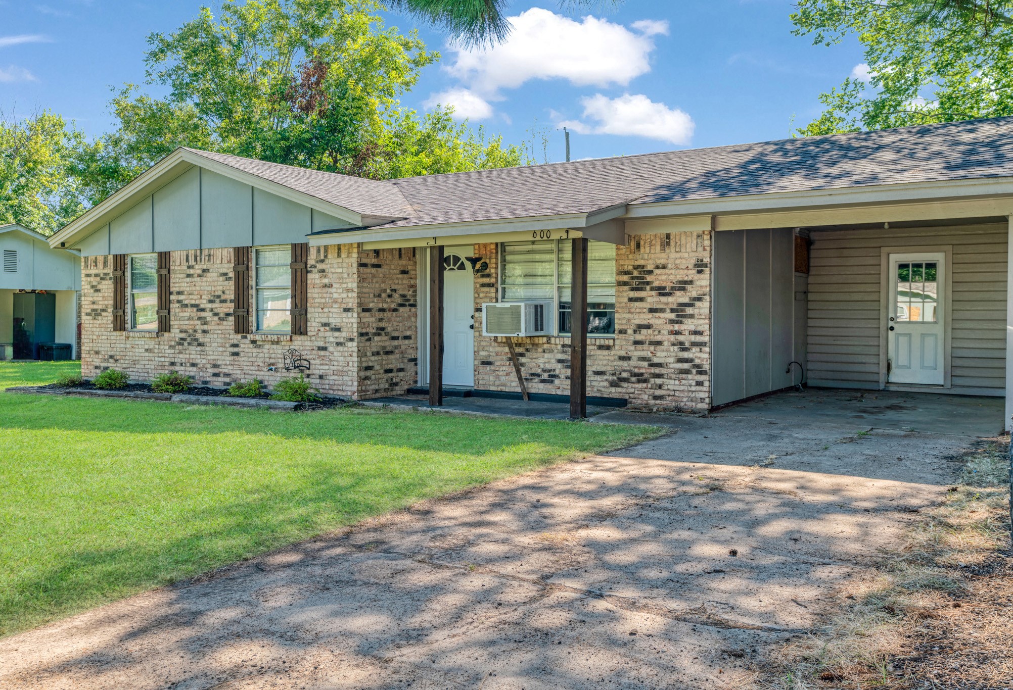 600 Sunset Street Blossom TX 75416