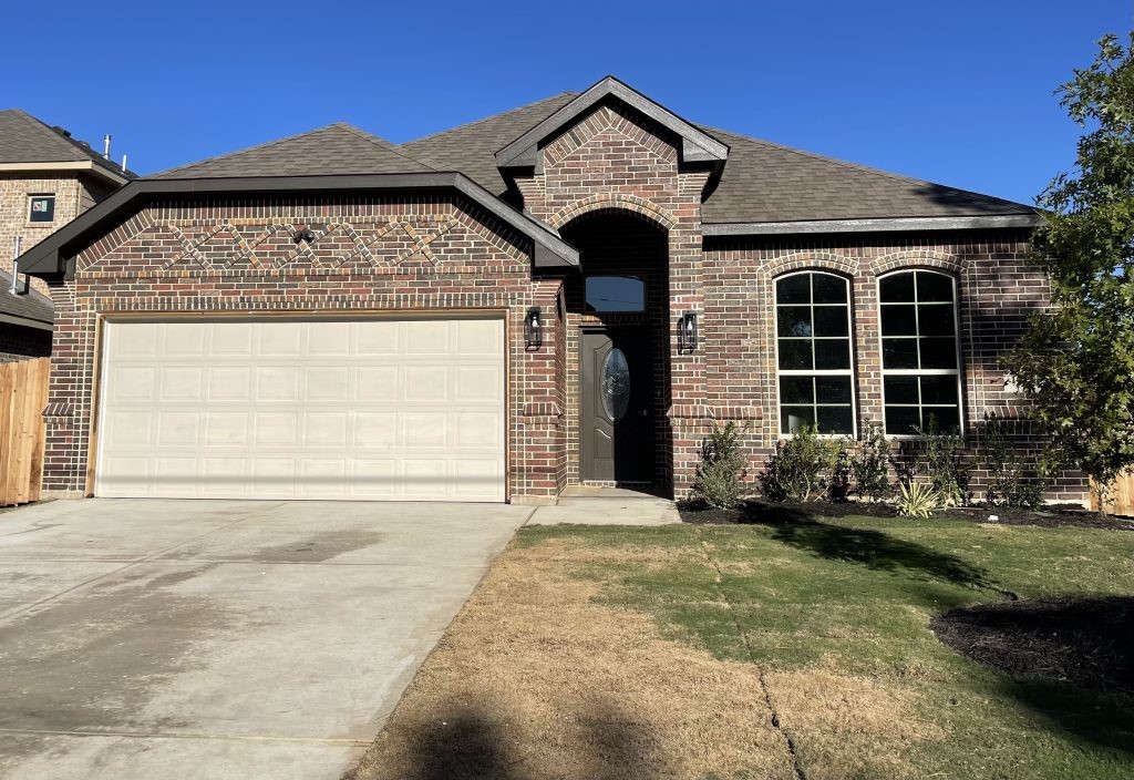 1914 Varsity Drive Grand Prairie TX 75051
