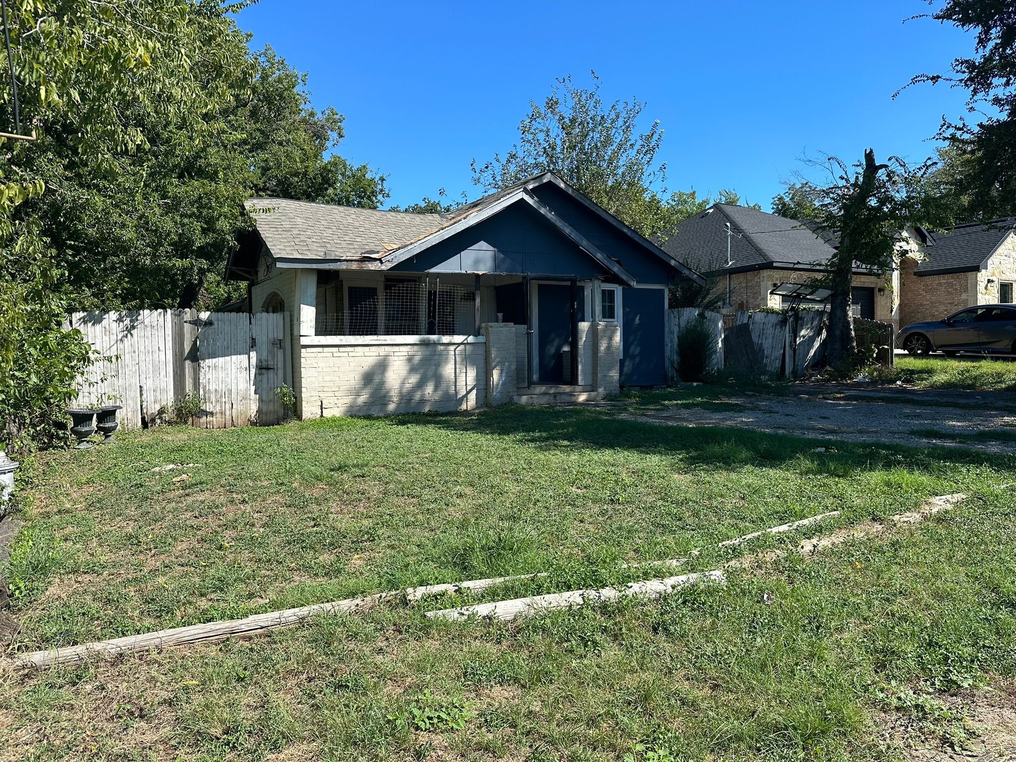 2401 Bomar Avenue Fort Worth TX 76103