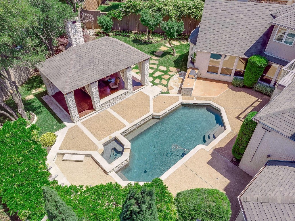 6525 Twin Oaks Drive Plano TX 75024