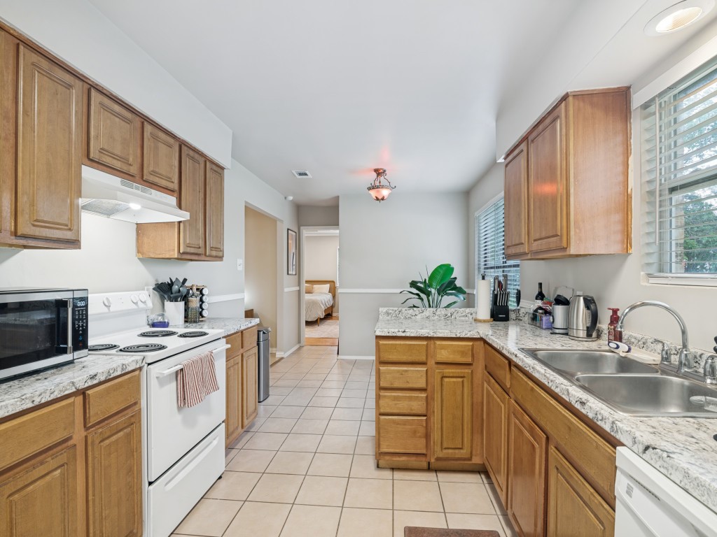 2111 Meredith Lane Richardson TX 75081
