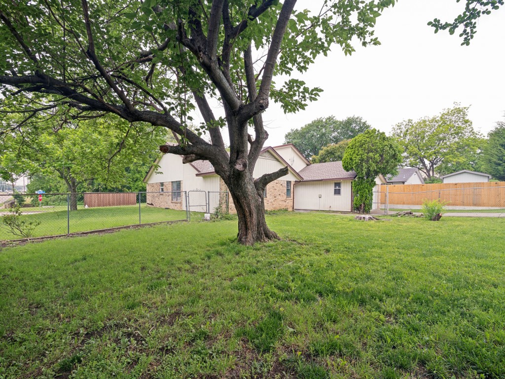 2111 Meredith Lane Richardson TX 75081