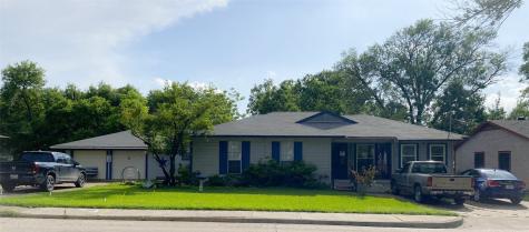 1501 N Clay Street Ennis TX 75119