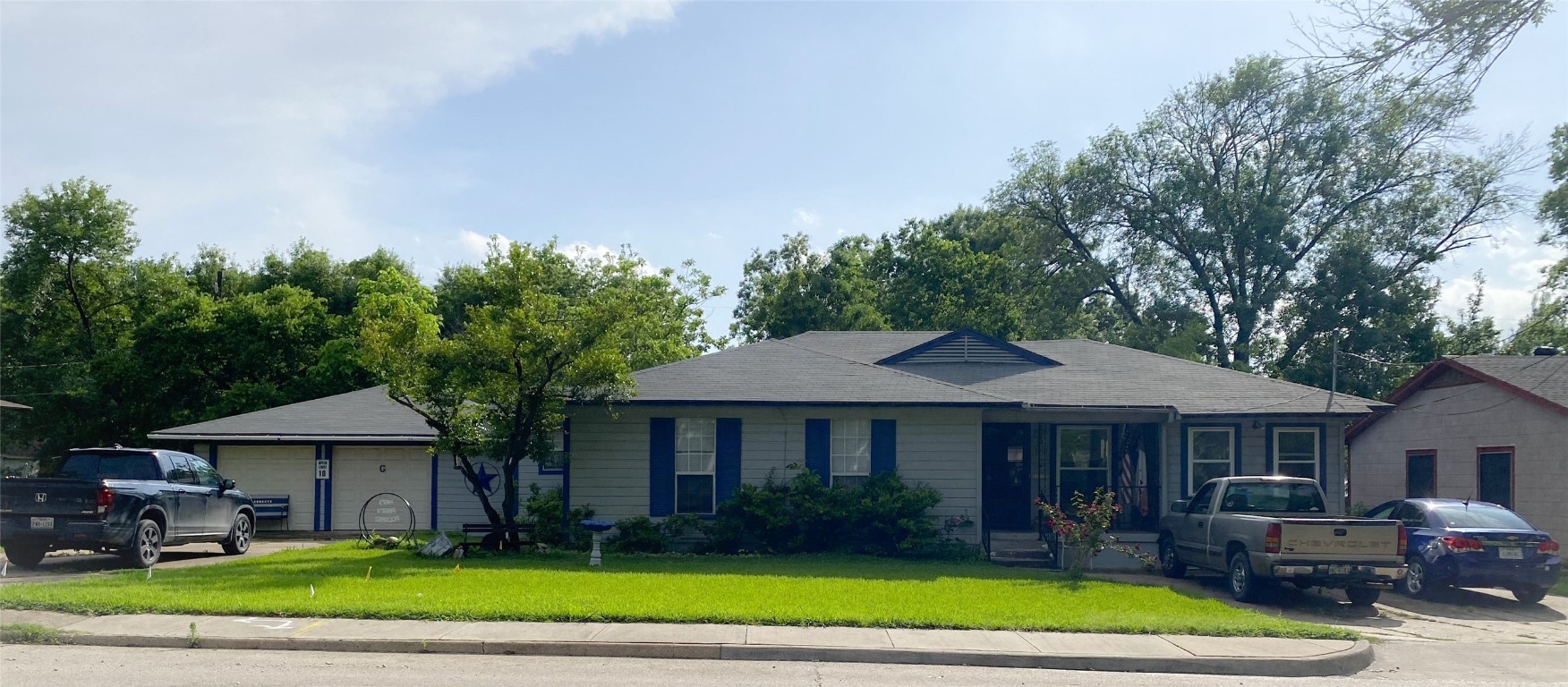 1501 N Clay Street Ennis TX 75119