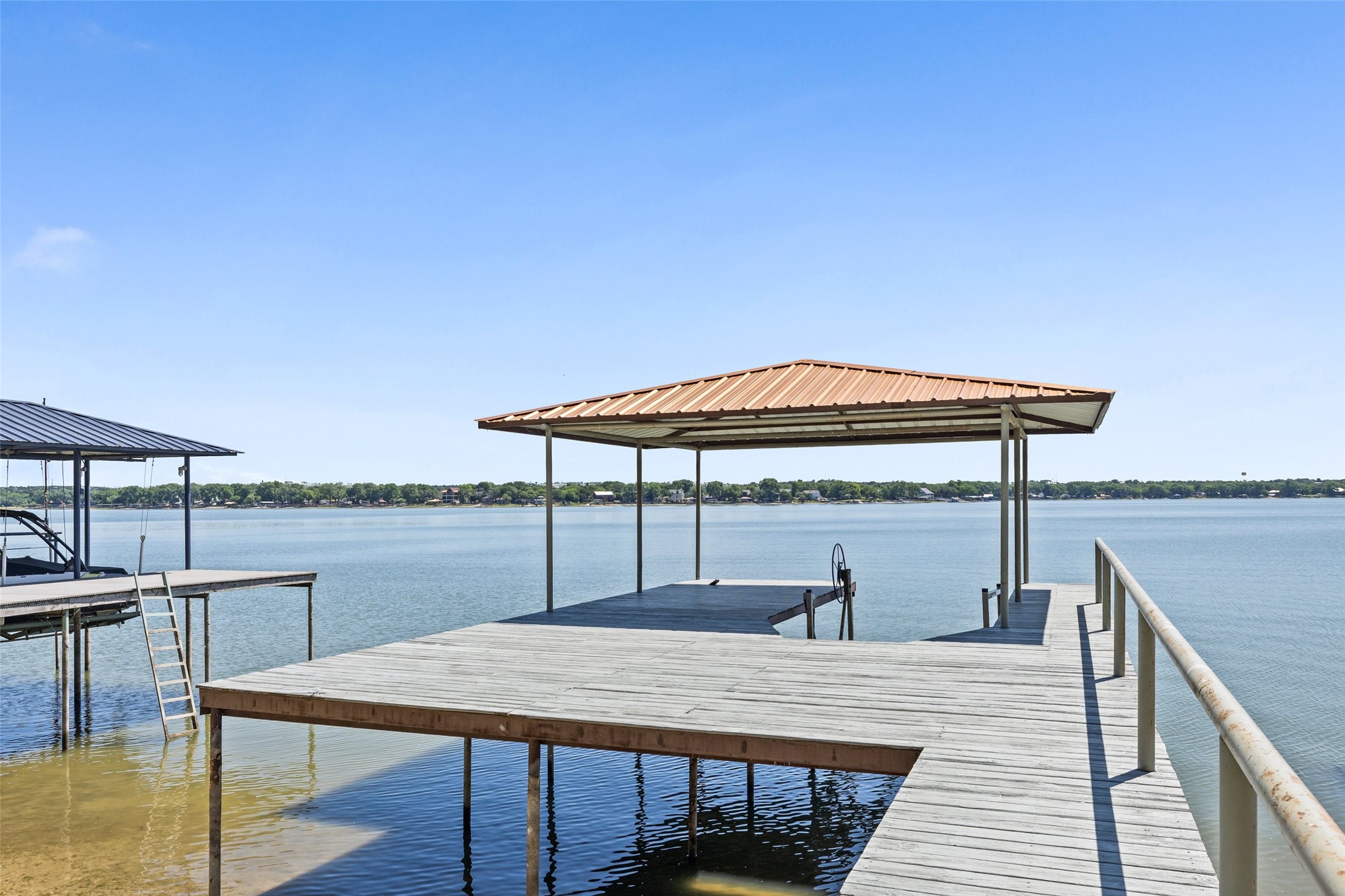 712 W Lake Drive Weatherford TX 76087