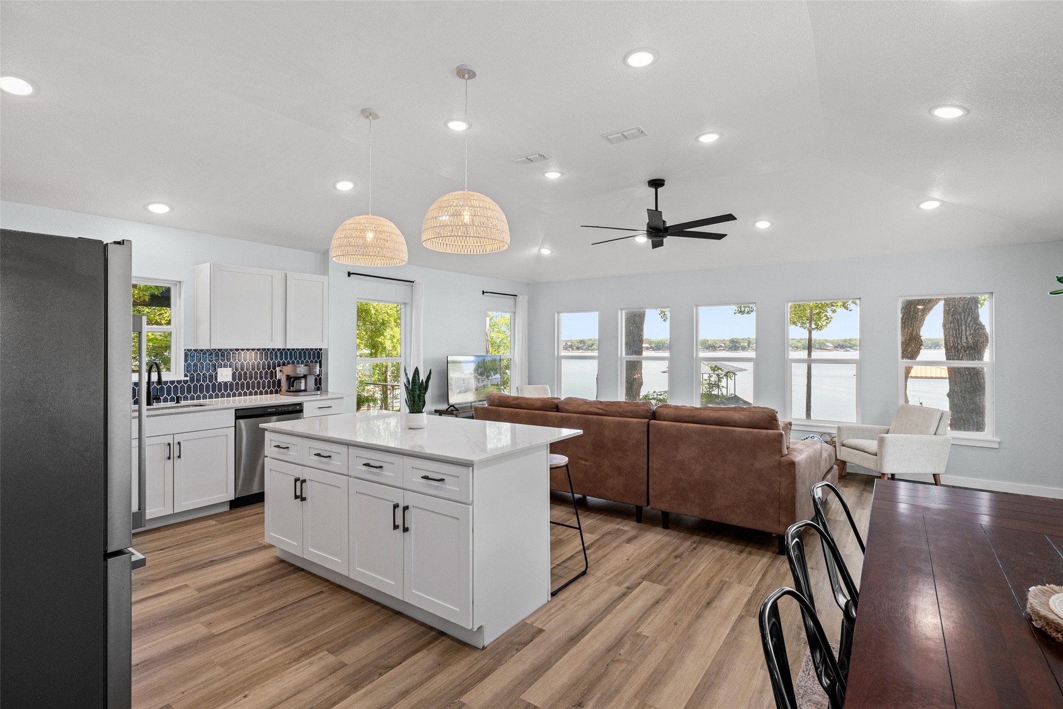 712 W Lake Drive Weatherford TX 76087