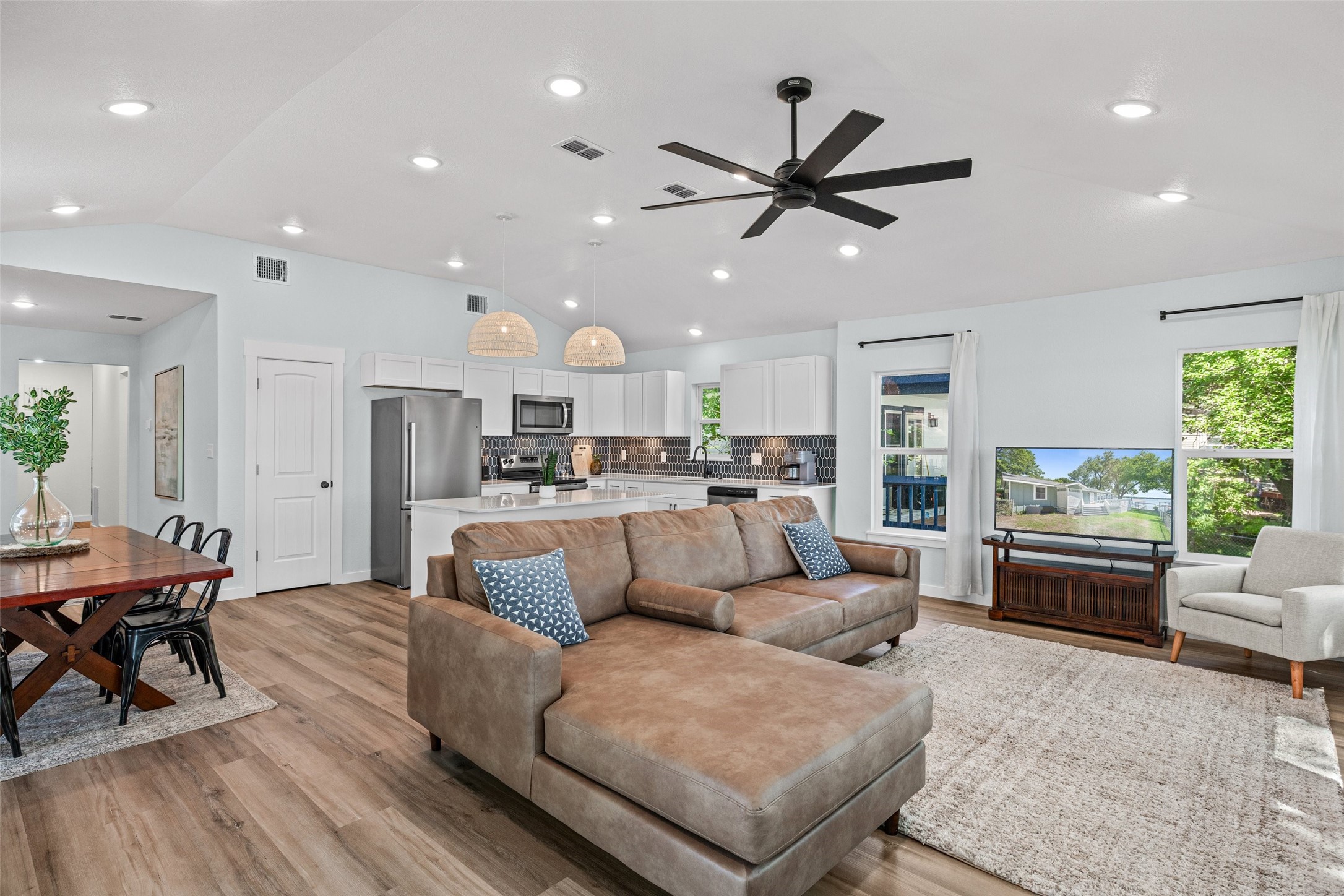 712 W Lake Drive Weatherford TX 76087