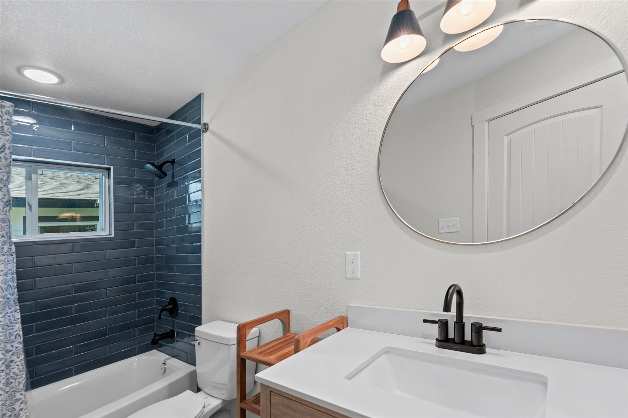 712 W Lake Drive Weatherford TX 76087