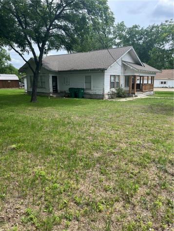 1303 W 11th Street Clifton TX 76634