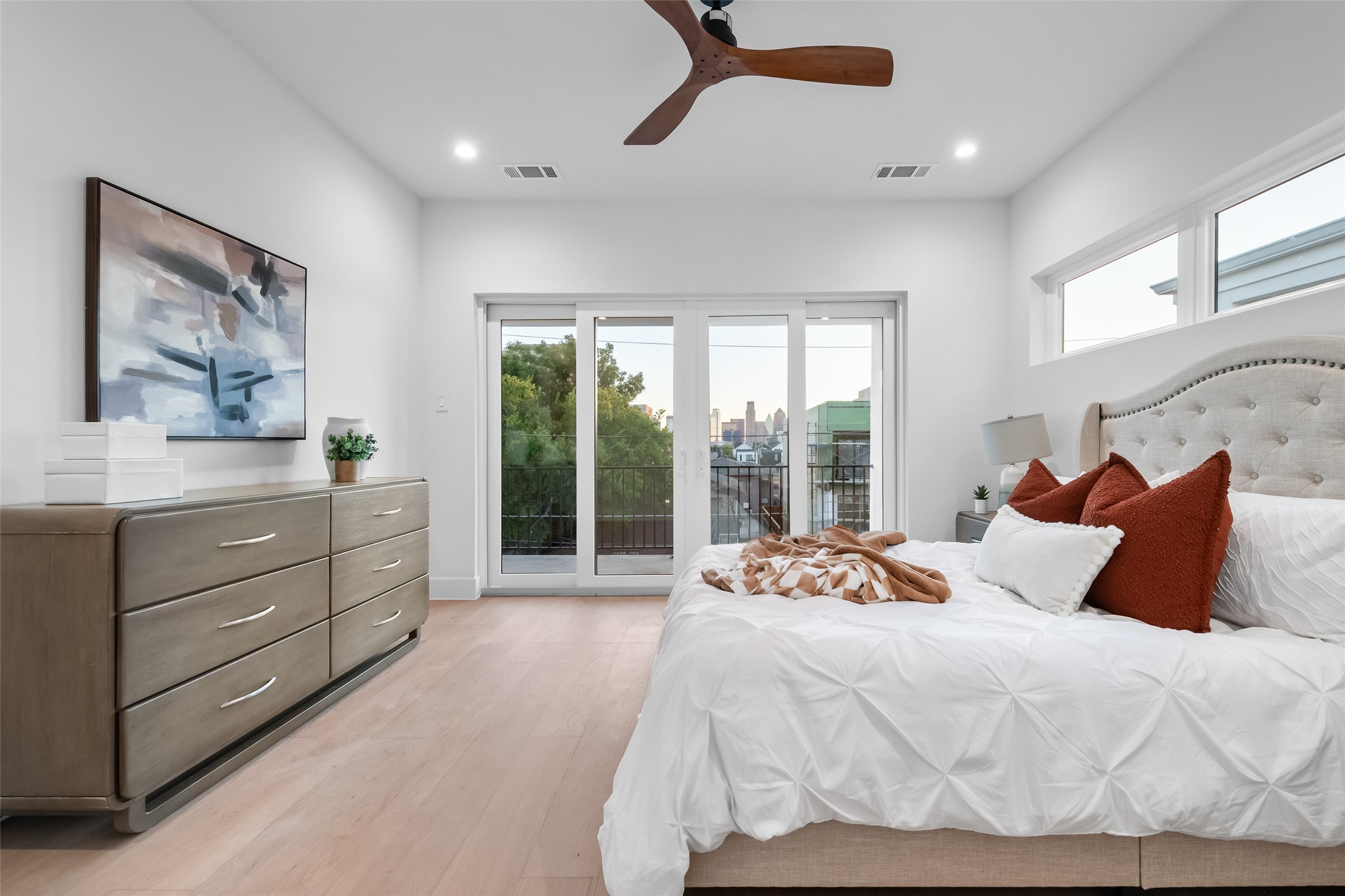 1504 Holly Avenue Dallas TX 75204