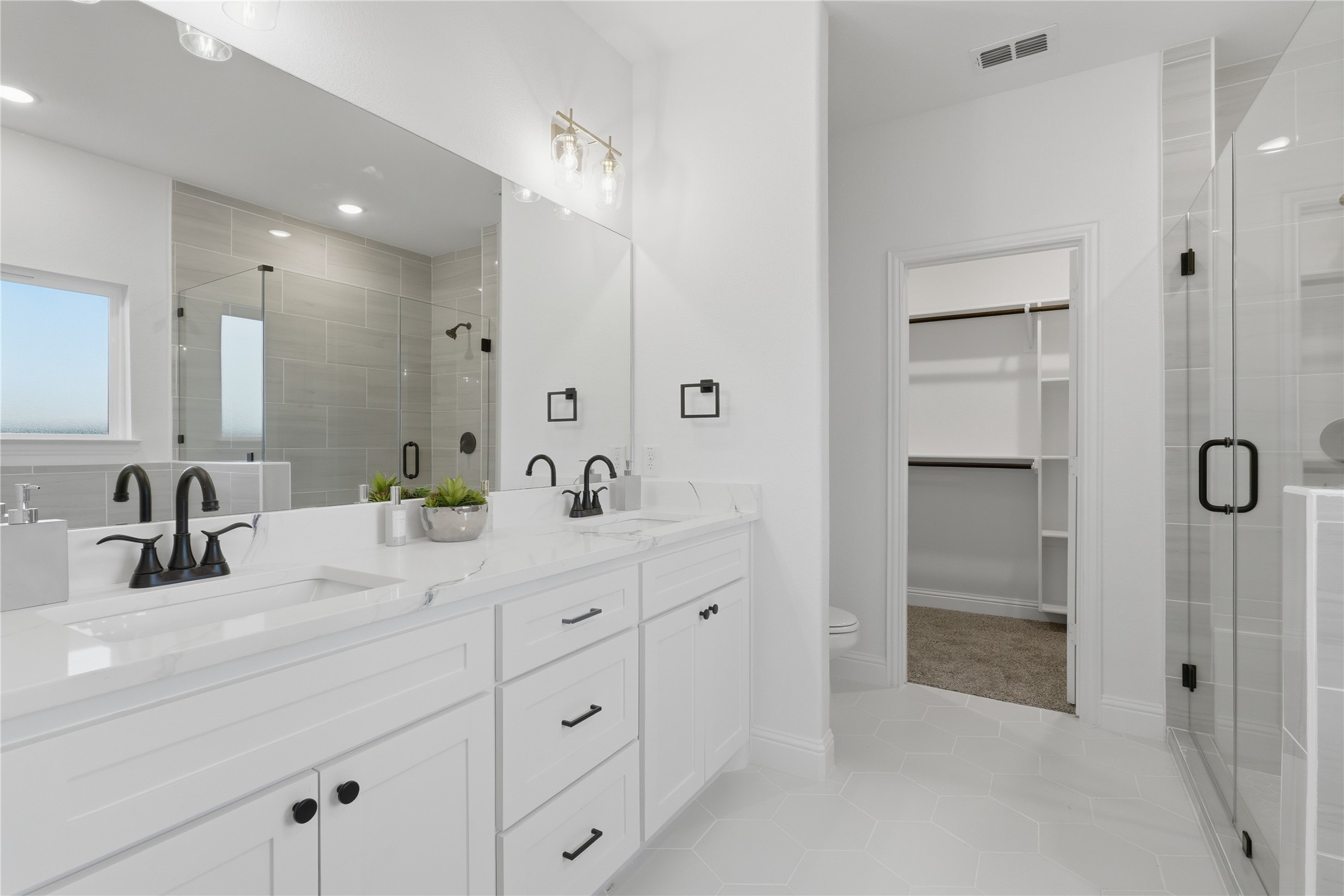 1404 Strickland Street Dallas TX 75216