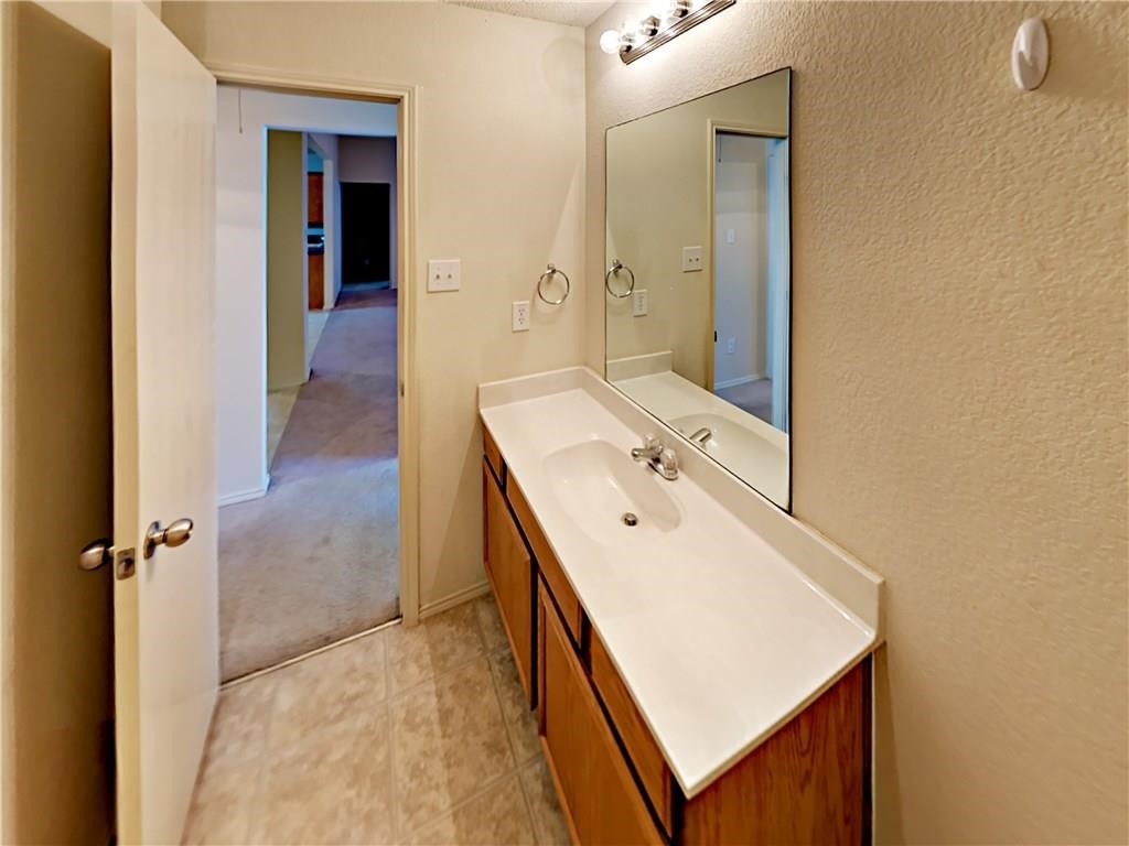 960 Crowder Drive Crowley TX 76036