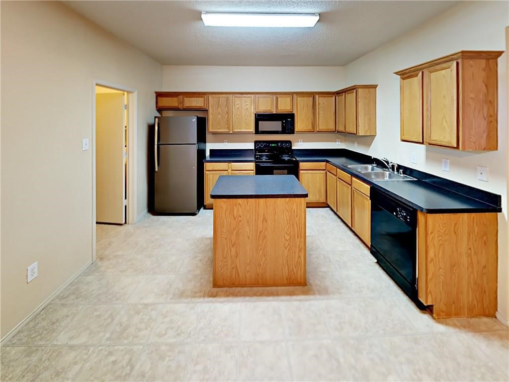 960 Crowder Drive Crowley TX 76036
