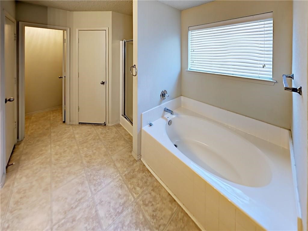 960 Crowder Drive Crowley TX 76036