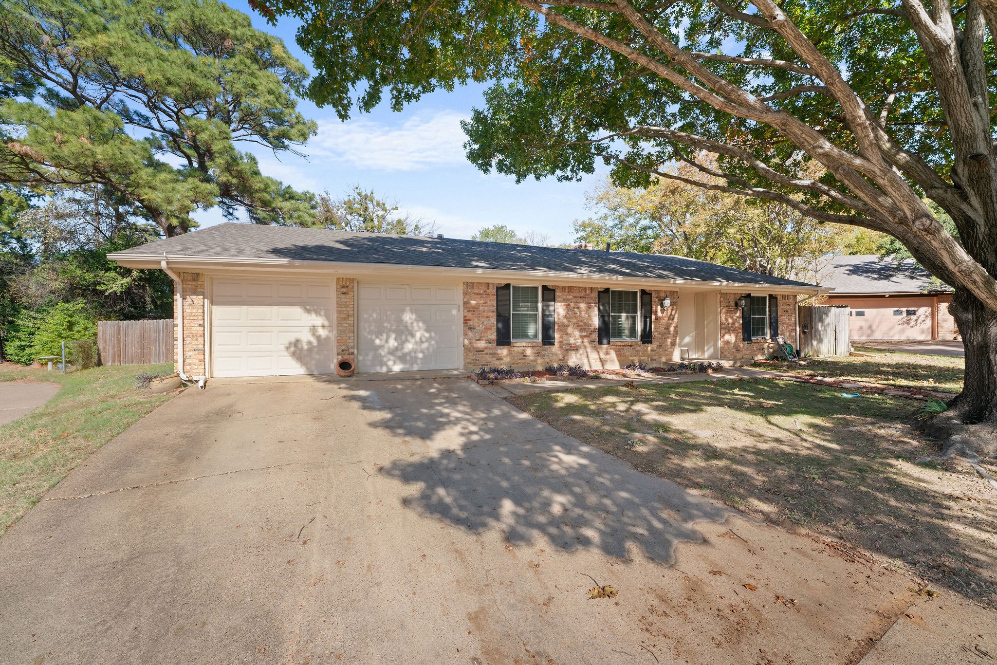 933 Charleston Court Bedford TX 76022