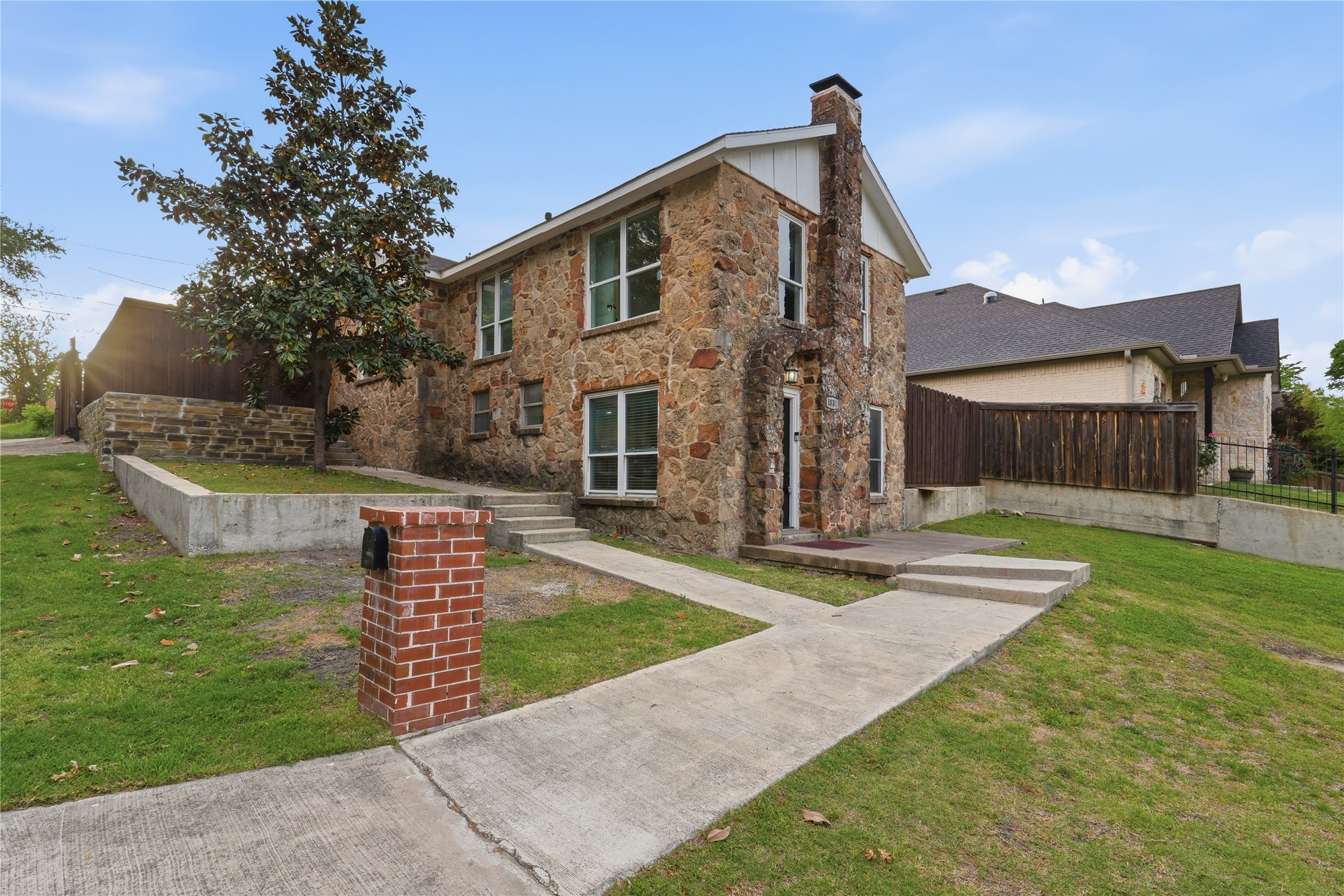1831 Alabama Avenue Dallas TX 75216