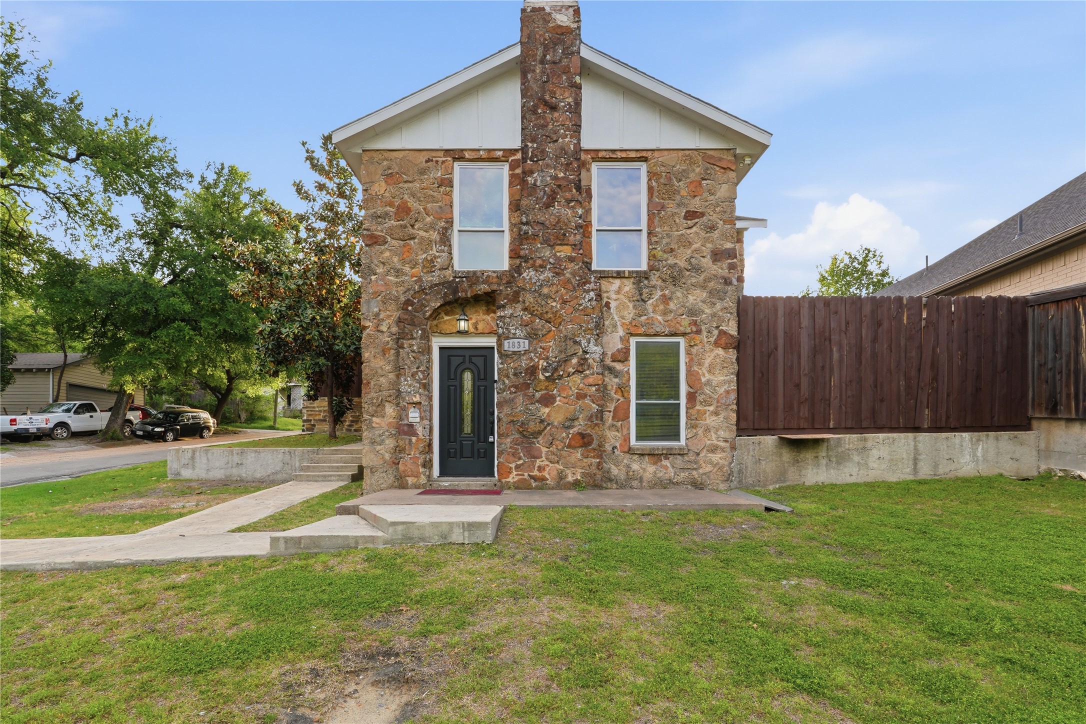 1831 Alabama Avenue Dallas TX 75216