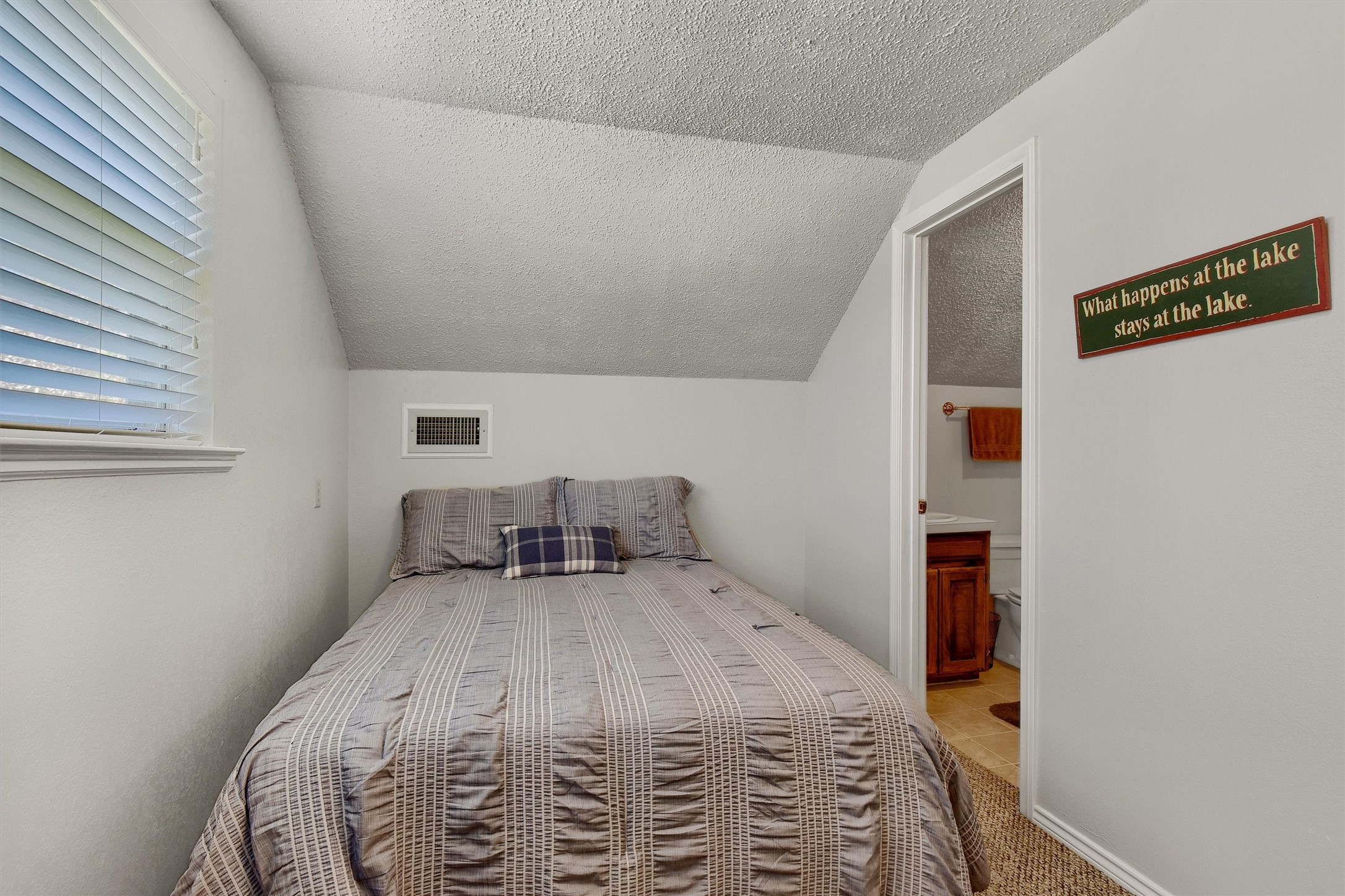 1214 Kiowa Drive E Lake Kiowa TX 76240