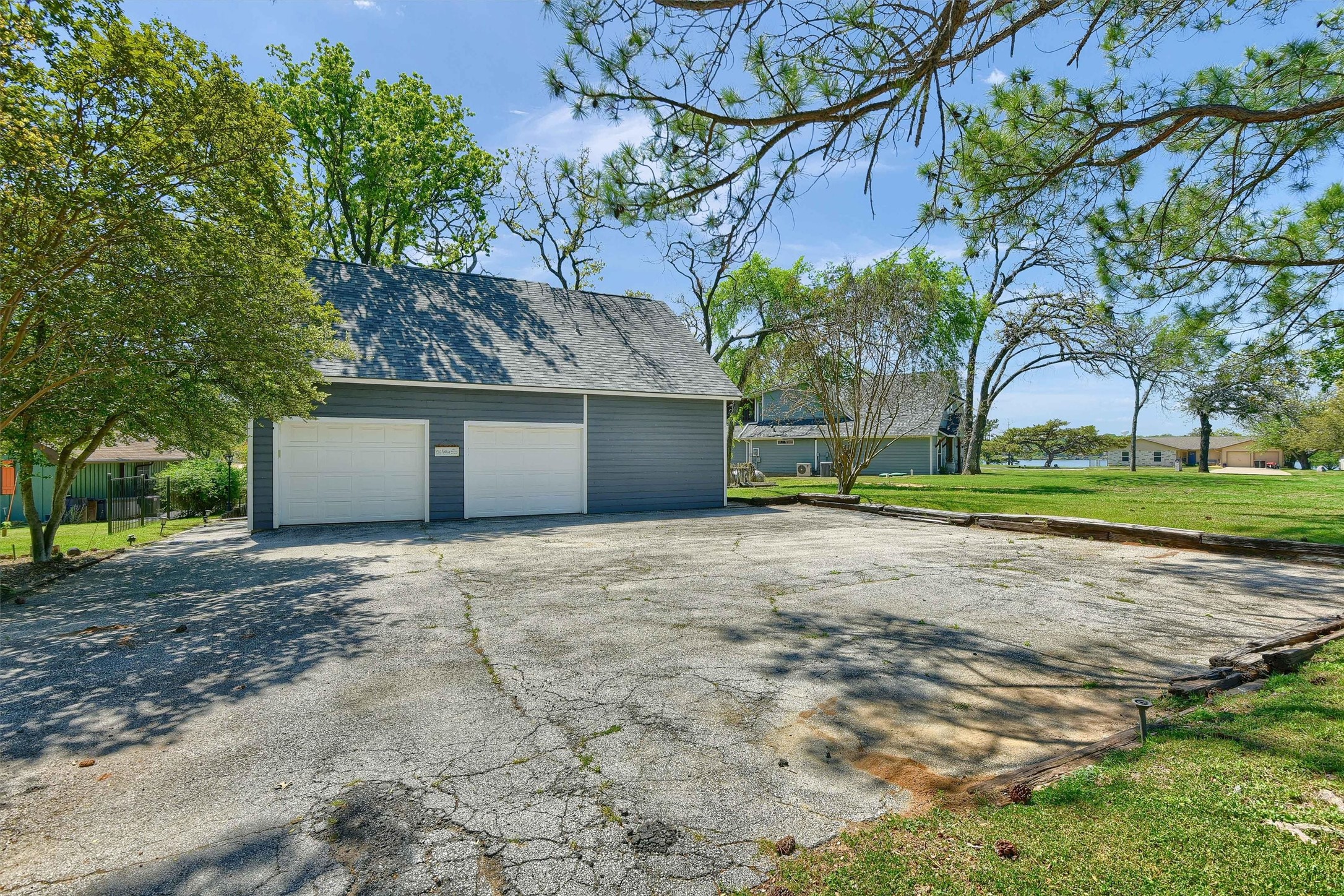 1214 Kiowa Drive E Lake Kiowa TX 76240
