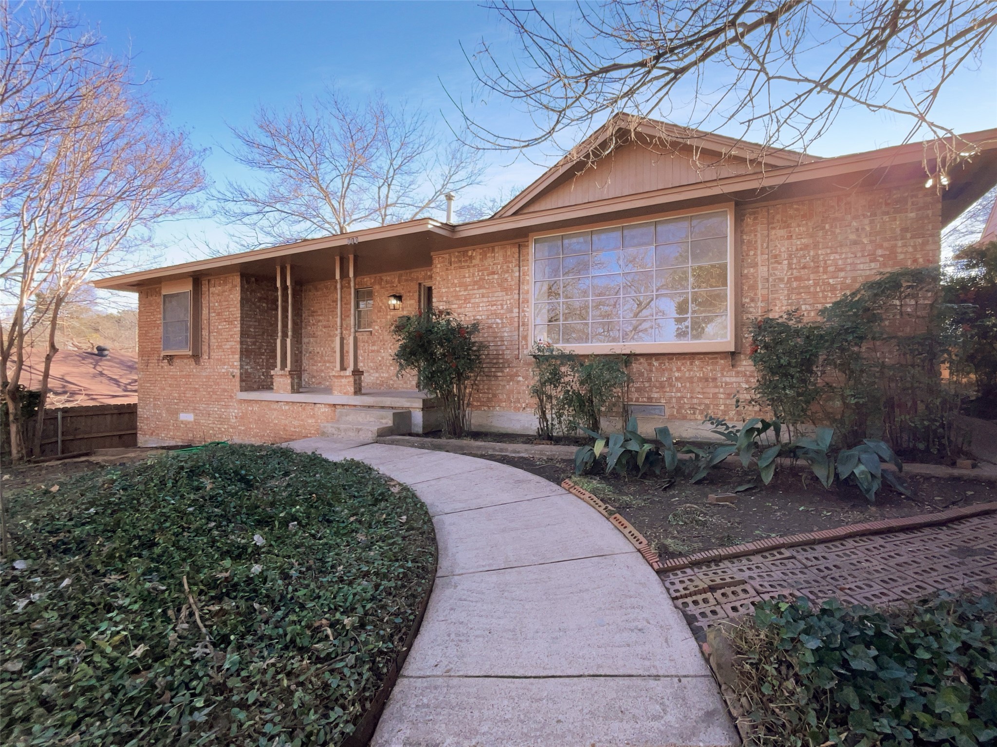 910 Ferncliff Trail Dallas TX 75232