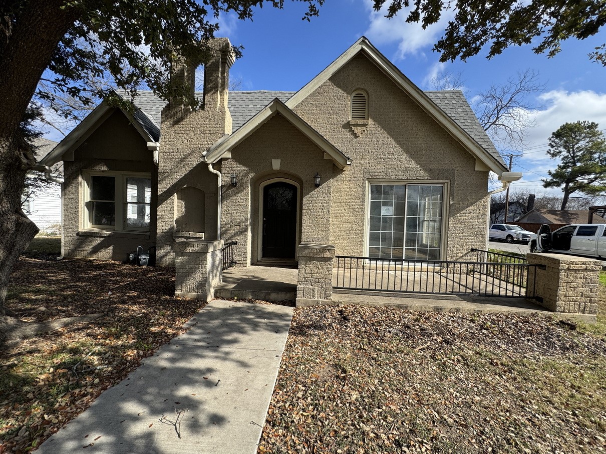 805 Prairie Avenue Cleburne TX 76033