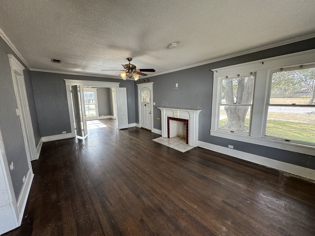 805 Prairie Avenue Cleburne TX 76033