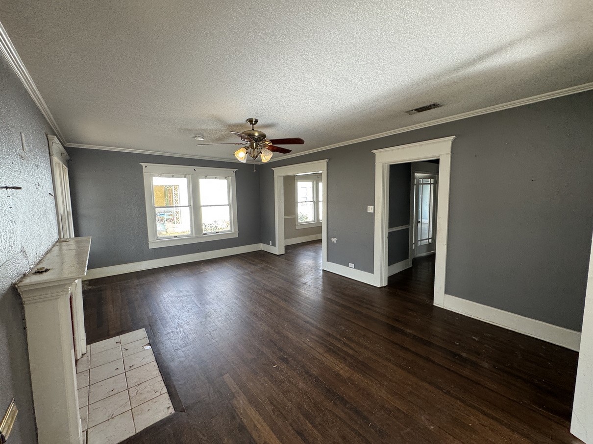 805 Prairie Avenue Cleburne TX 76033