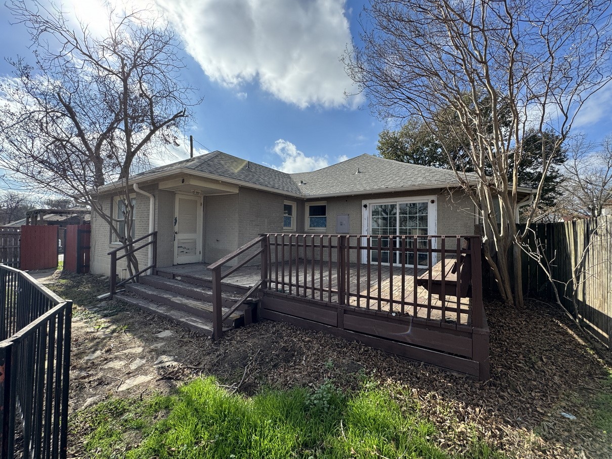 805 Prairie Avenue Cleburne TX 76033