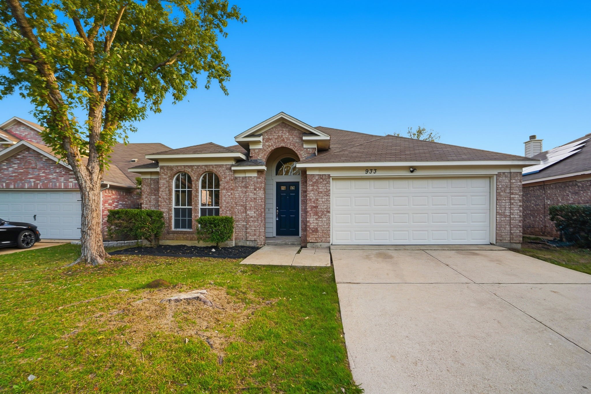 933 Paddington Drive E Saginaw TX 76131
