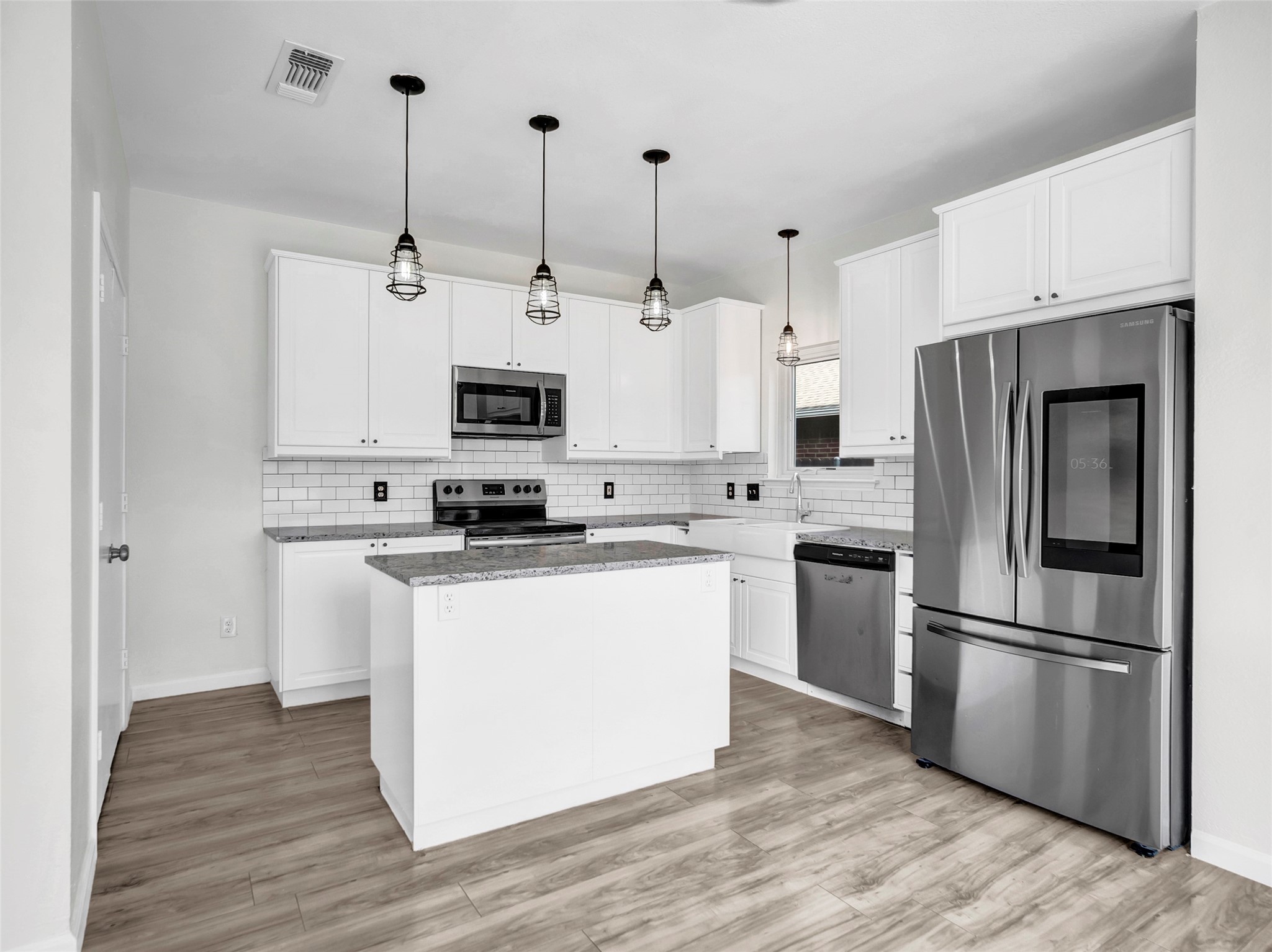 2719 Garden Grove Road Grand Prairie TX 75052