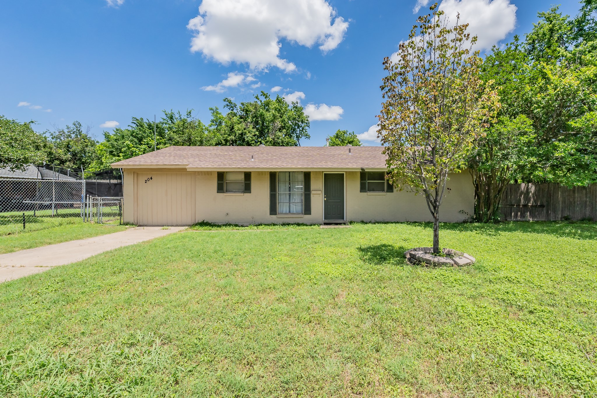 204 NW Wintercrest Road Burleson TX 76028