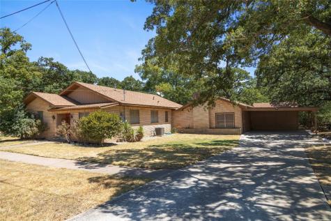233 S Houston Street De Leon TX 76444