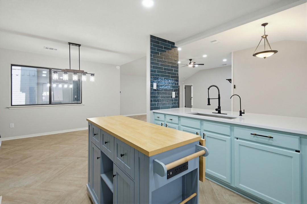 6624 Mattney Drive Dallas TX 75237