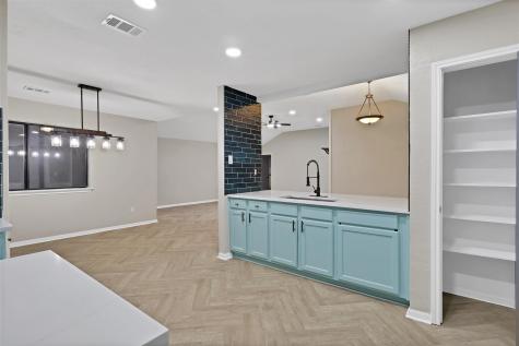 6624 Mattney Drive Dallas TX 75237